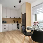 Modern With Parking And Balcony Near The Center By Renters