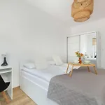 Modern With Parking And Balcony Near The Center By Renters Apartment *