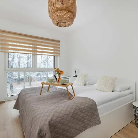 Lägenhet Modern With Parking And Balcony Near The Center By Renters