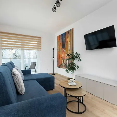 Modern With Parking And Balcony Near The Center By Renters