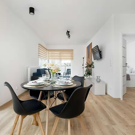 Modern With Parking And Balcony Near The Center By Renters Katowice