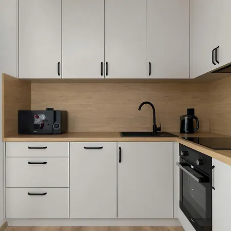 Modern With Parking And Balcony Near The Center By Renters *