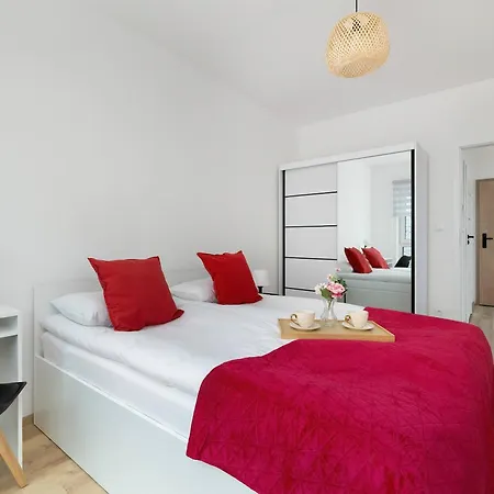 Modern With Parking And Balcony Near The Center By Renters *