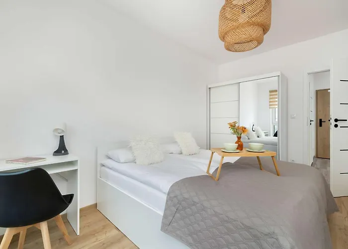 Modern With Parking And Balcony Near The Center By Renters Lägenhet *