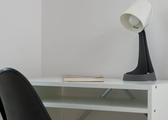 דירה Modern With Parking And Balcony Near The Center By Renters