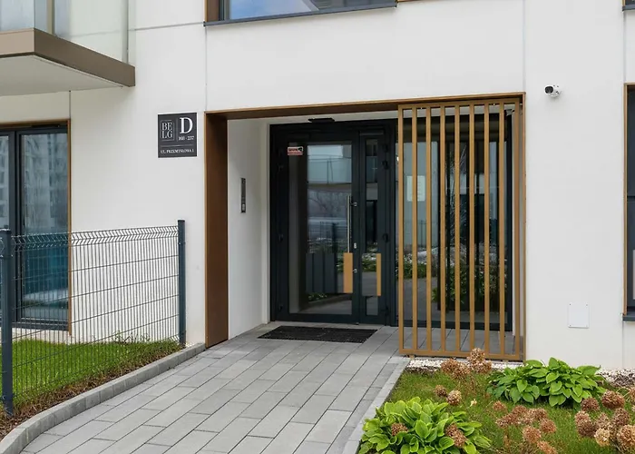 Modern With Parking And Balcony Near The Center By Renters דירה קטוביץ