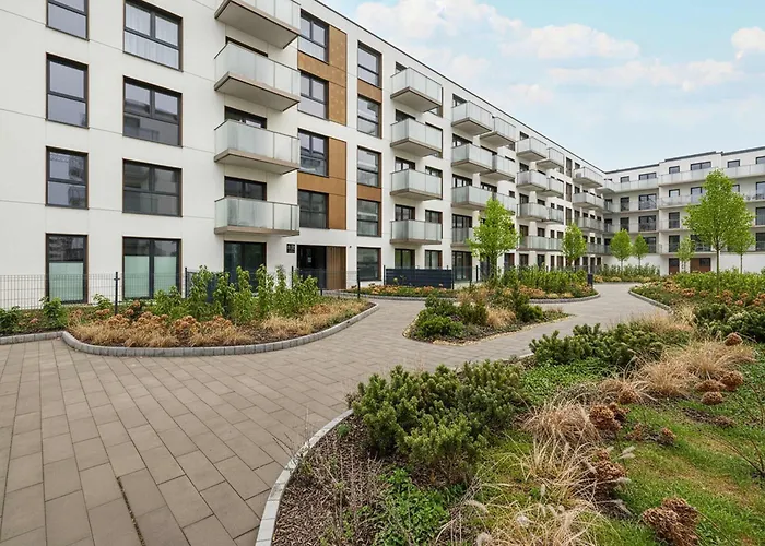 Modern With Parking And Balcony Near The Center By Renters דירה *